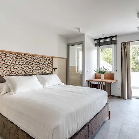 Sophie With Pool Sea Views & Concierge Villa