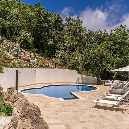 Sophie With Pool Sea Views & Concierge